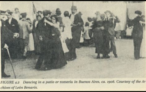 Il est sans doute faux de penser qu&rsquo;on apprend le tango dans les cours